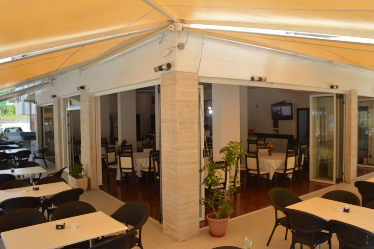 Hotel Riviera دراس المظهر الخارجي الصورة