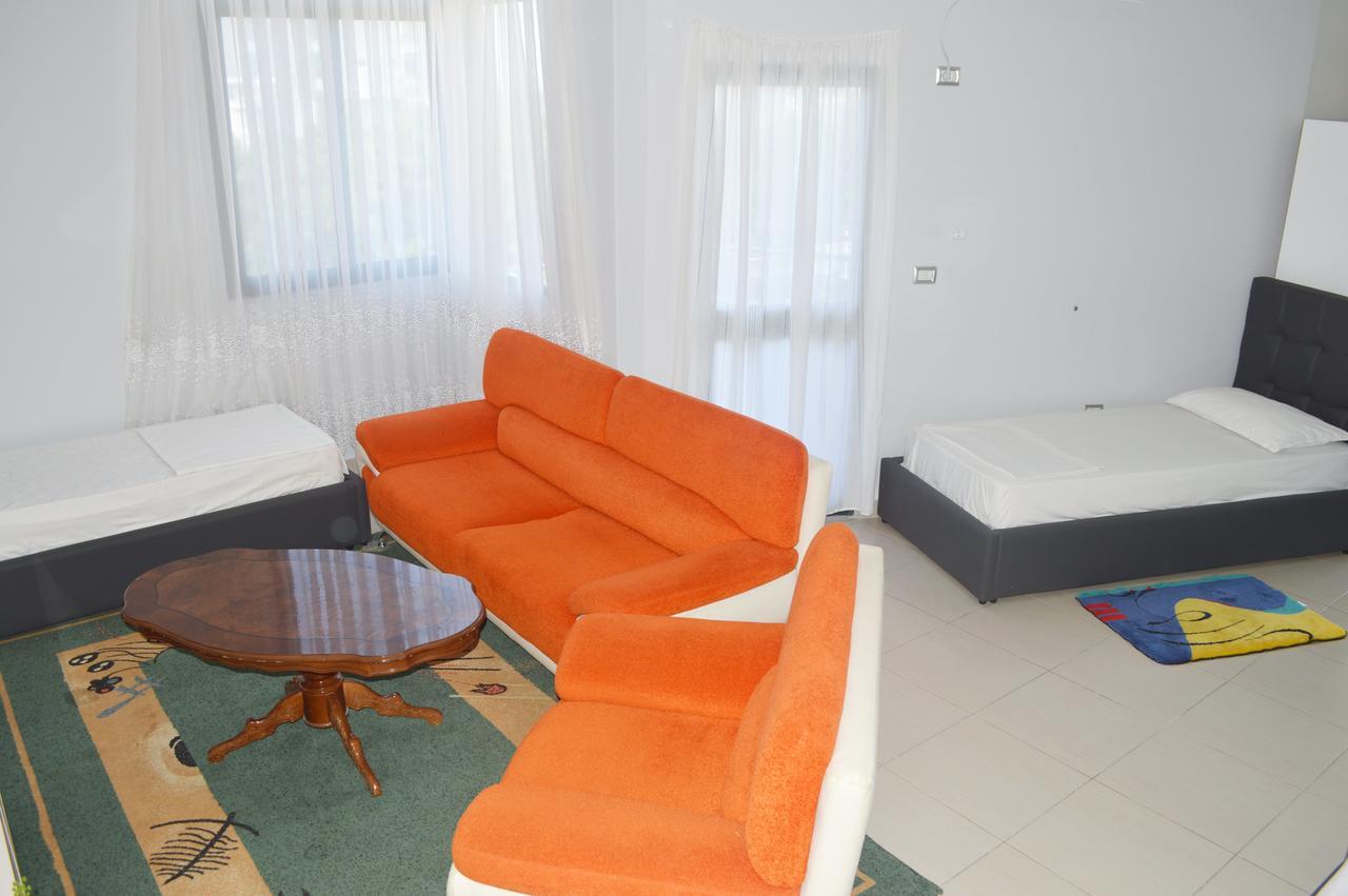 Hotel Riviera دراس المظهر الخارجي الصورة