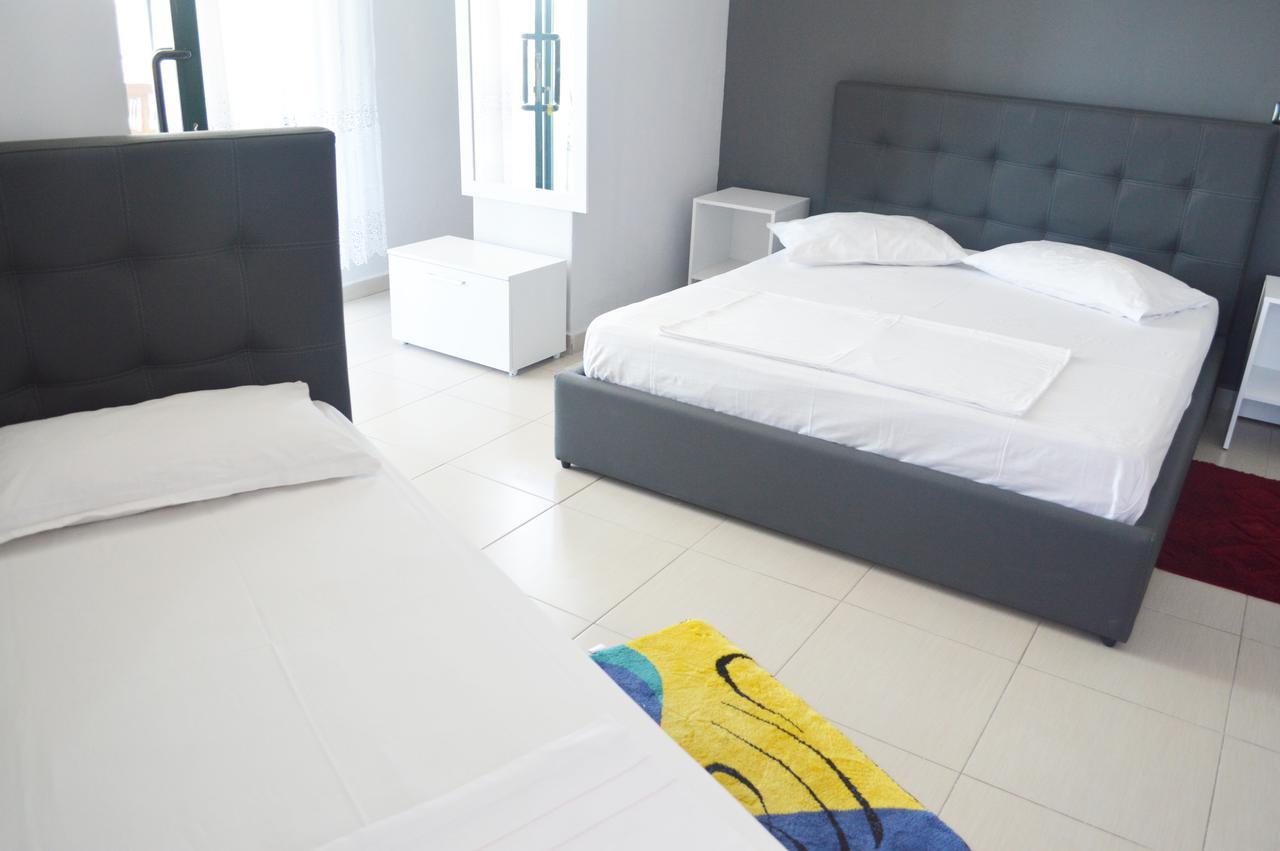 Hotel Riviera دراس المظهر الخارجي الصورة
