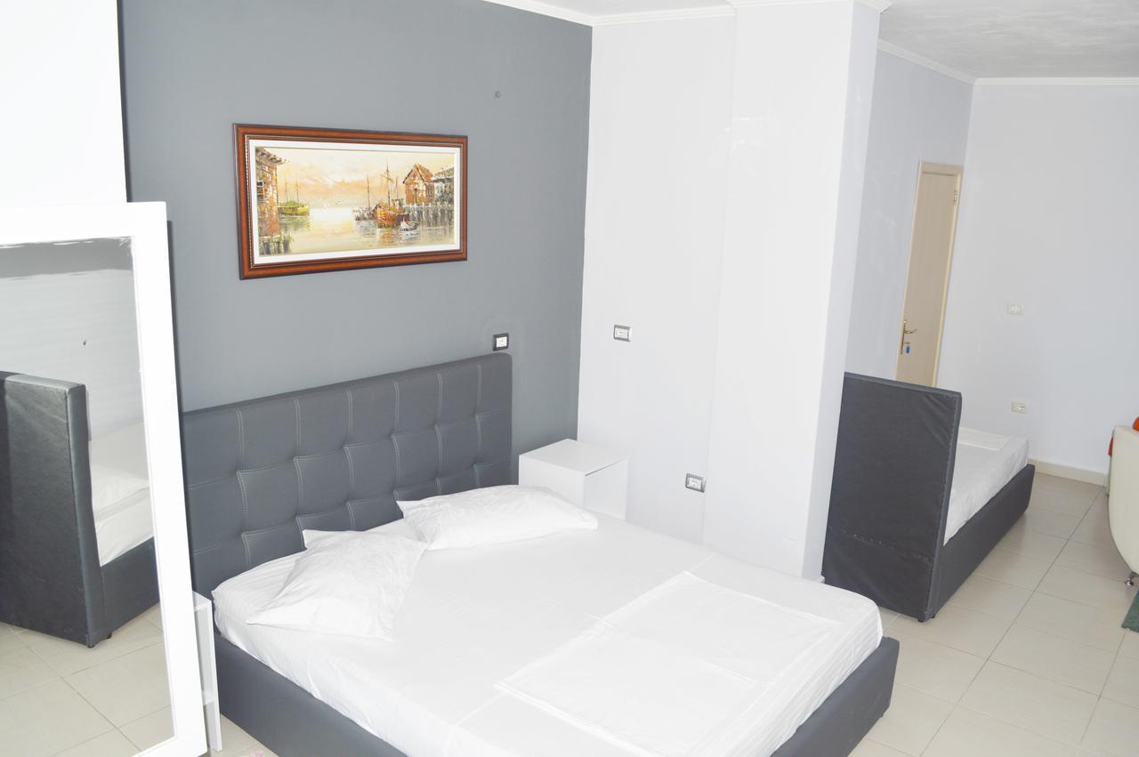 Hotel Riviera دراس المظهر الخارجي الصورة