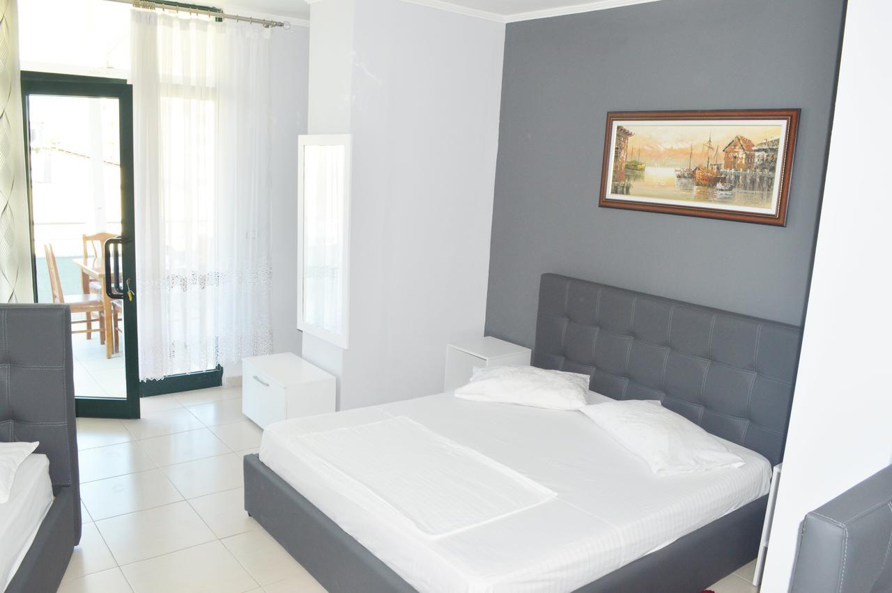 Hotel Riviera دراس المظهر الخارجي الصورة