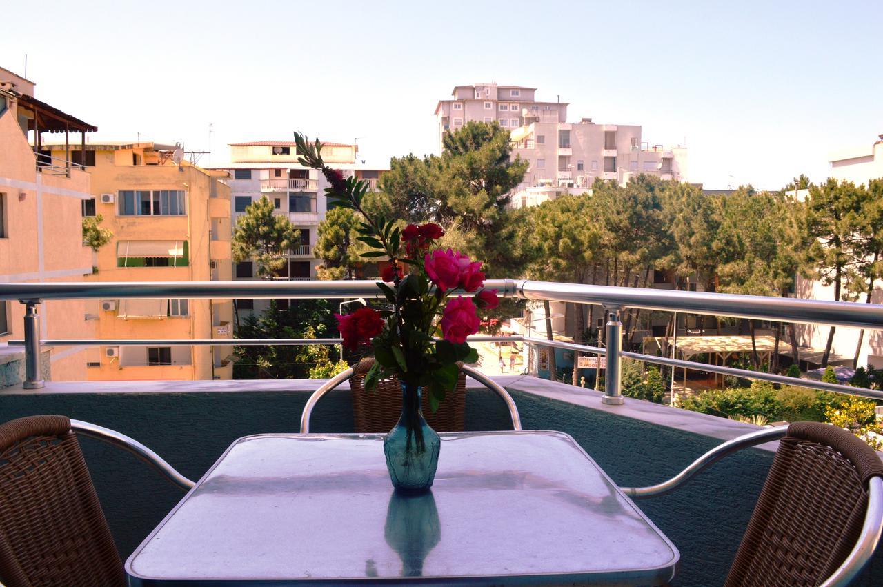 Hotel Riviera دراس المظهر الخارجي الصورة