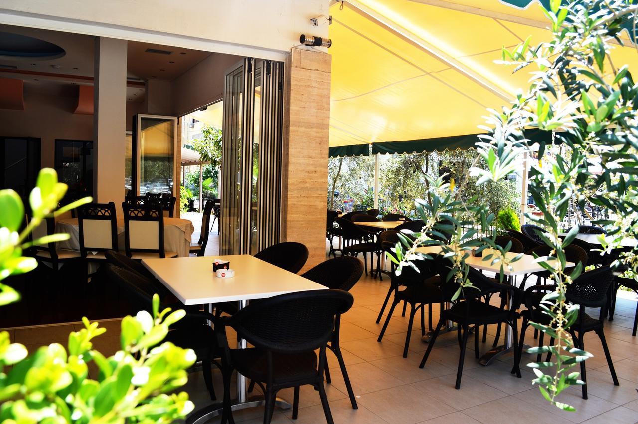 Hotel Riviera دراس المظهر الخارجي الصورة