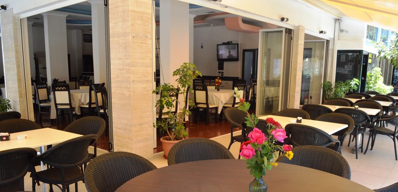 Hotel Riviera دراس المظهر الخارجي الصورة